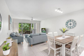 Dive Straight in from this Breezy Poolside Oasis, Palm Cove